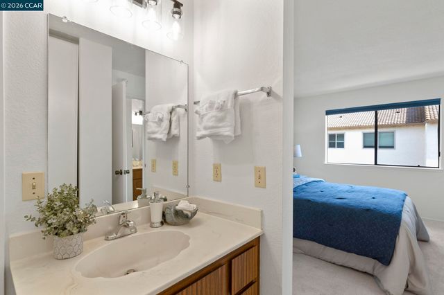 5060 Valley Crest Dr 56, Concord, CA 94521