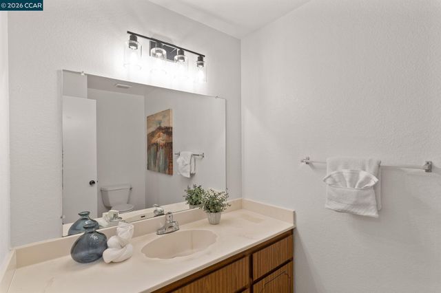 5060 Valley Crest Dr 56, Concord, CA 94521