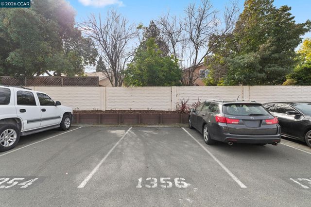 5060 Valley Crest Dr 56, Concord, CA 94521