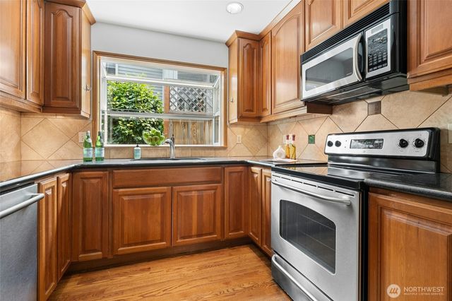 10141 NE 126th Street, Kirkland, WA 98034