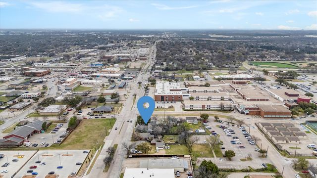 406 S Bryan Belt Line, Mesquite, TX 75149