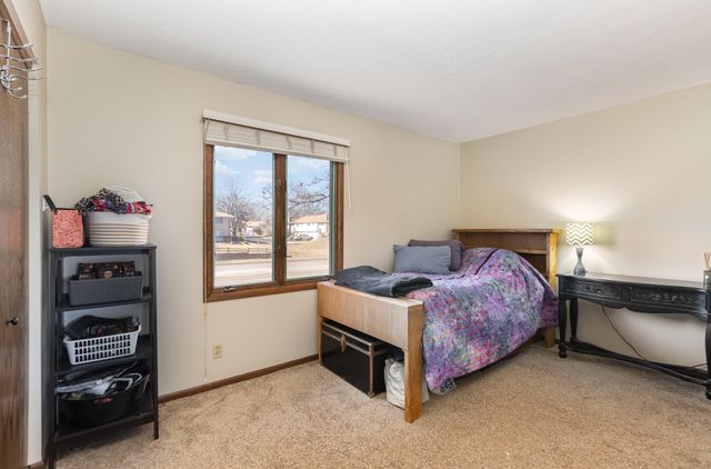 6602 Hemlock Lane N, Maple Grove, MN 55369
