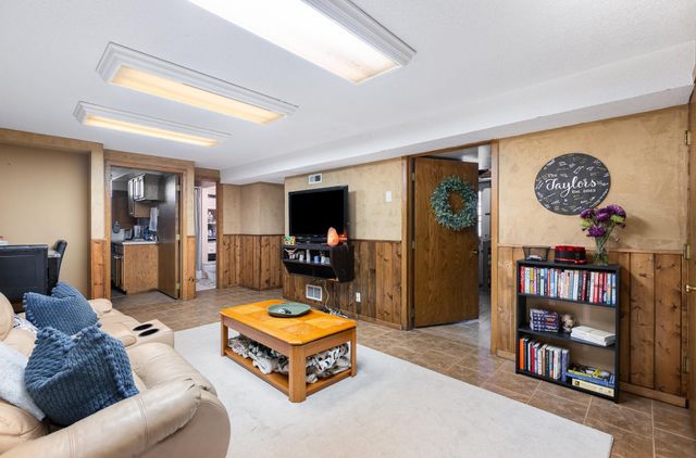 6602 Hemlock Lane N, Maple Grove, MN 55369
