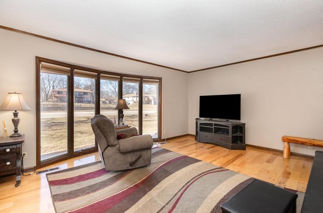 6602 Hemlock Lane N, Maple Grove, MN 55369
