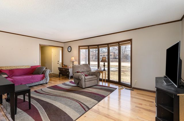 6602 Hemlock Lane N, Maple Grove, MN 55369