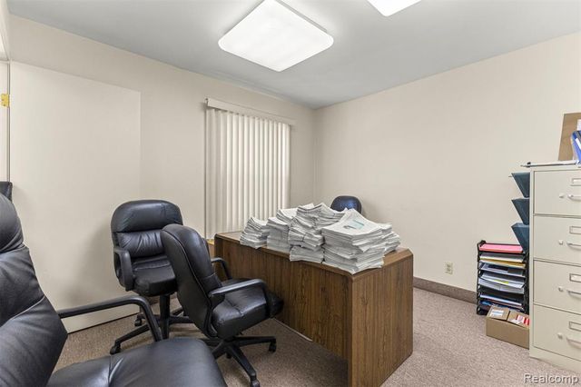 30401 Utica Road, Roseville, MI 48066