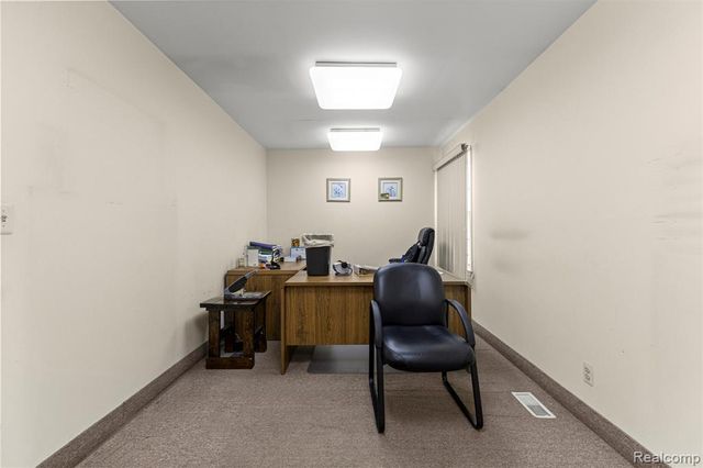 30401 Utica Road, Roseville, MI 48066
