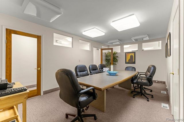 30401 Utica Road, Roseville, MI 48066
