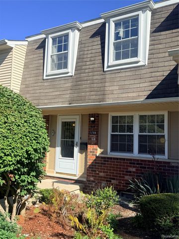 5784 Northfield Parkway, Troy, MI 48098