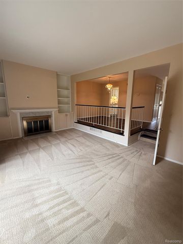 5784 Northfield Parkway, Troy, MI 48098
