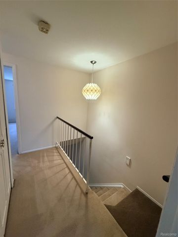 5784 Northfield Parkway, Troy, MI 48098
