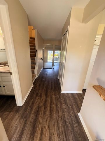 5784 Northfield Parkway, Troy, MI 48098