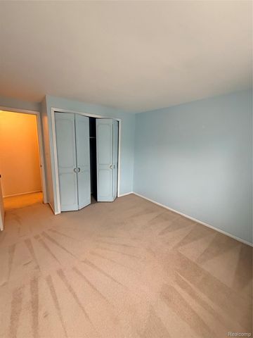 5784 Northfield Parkway, Troy, MI 48098