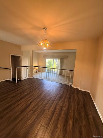 5784 Northfield Parkway, Troy, MI 48098