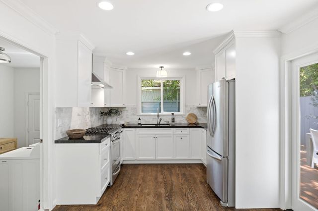 699 Oregon Avenue, Palo Alto, CA 94301