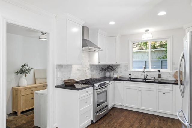 699 Oregon Avenue, Palo Alto, CA 94301