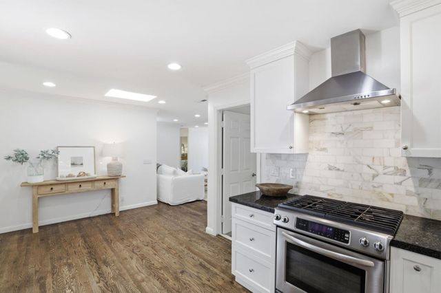 699 Oregon Avenue, Palo Alto, CA 94301