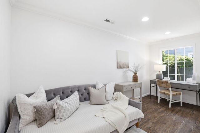 699 Oregon Avenue, Palo Alto, CA 94301