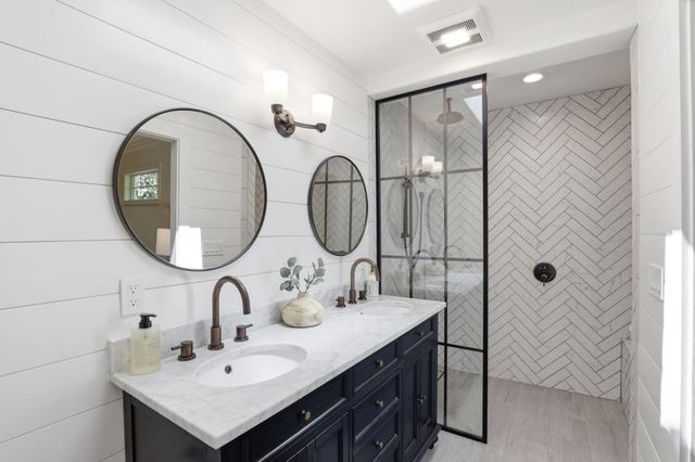 699 Oregon Avenue, Palo Alto, CA 94301