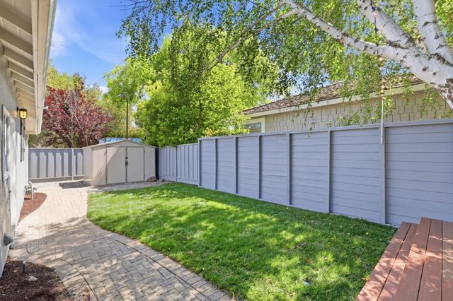 699 Oregon Avenue, Palo Alto, CA 94301