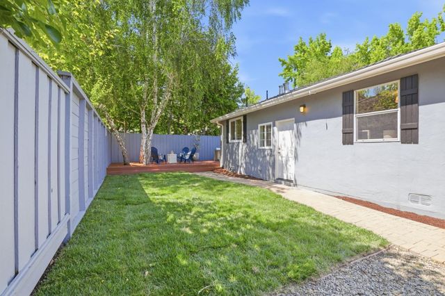 699 Oregon Avenue, Palo Alto, CA 94301