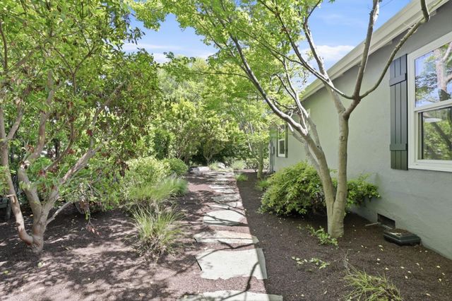 699 Oregon Avenue, Palo Alto, CA 94301