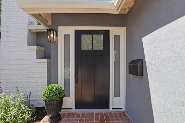 699 Oregon Avenue, Palo Alto, CA 94301