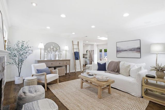 699 Oregon Avenue, Palo Alto, CA 94301