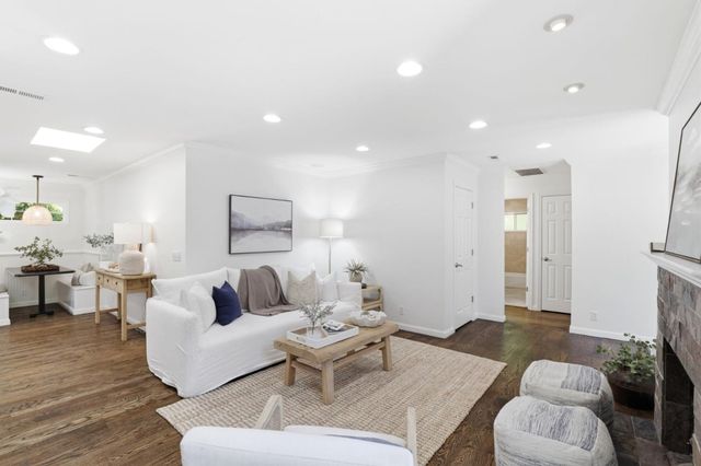 699 Oregon Avenue, Palo Alto, CA 94301