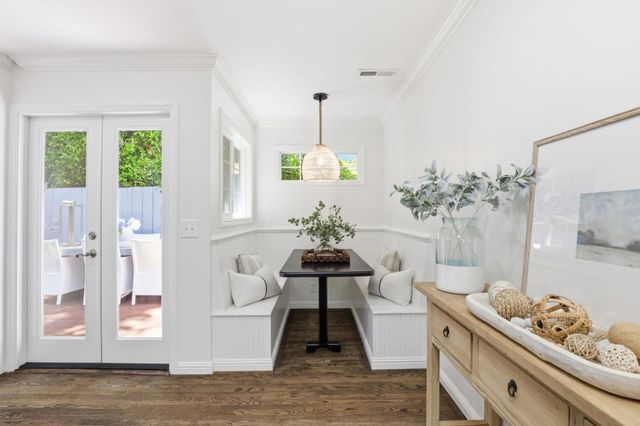 699 Oregon Avenue, Palo Alto, CA 94301