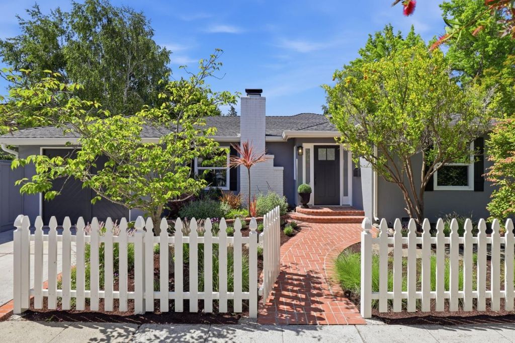 699 Oregon Avenue, Palo Alto, CA 94301