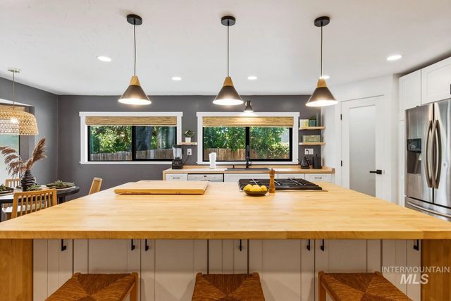 5250 N Mitchell St, Boise, ID 83704