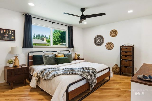 5250 N Mitchell St, Boise, ID 83704