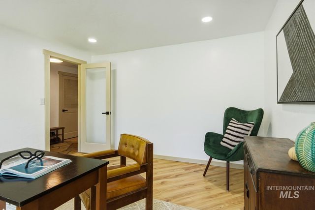 5250 N Mitchell St, Boise, ID 83704