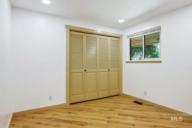 5250 N Mitchell St, Boise, ID 83704