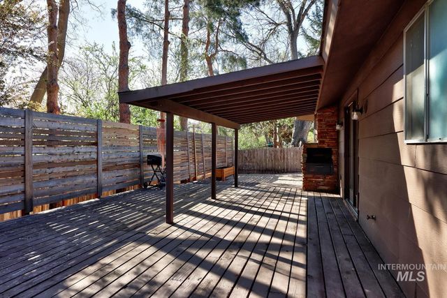 5250 N Mitchell St, Boise, ID 83704