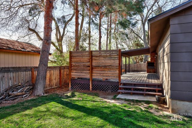 5250 N Mitchell St, Boise, ID 83704