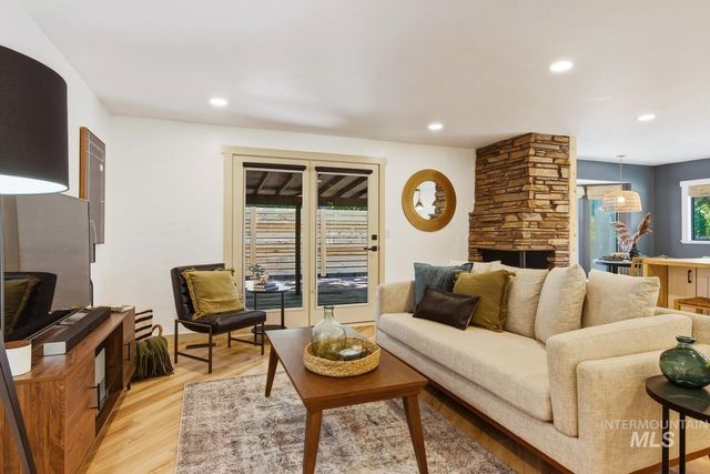 5250 N Mitchell St, Boise, ID 83704