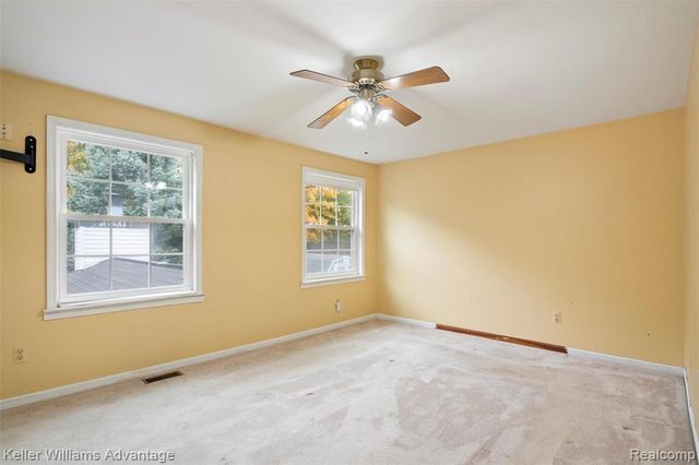 60422 Lamplighter Drive, New Hudson, MI 48165