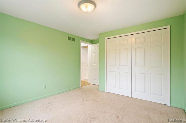 60422 Lamplighter Drive, New Hudson, MI 48165