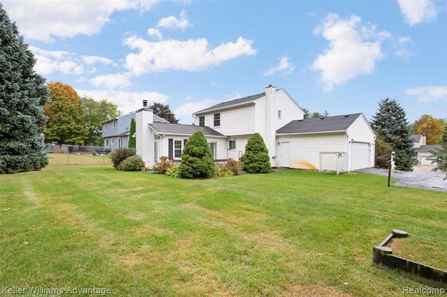 60422 Lamplighter Drive, New Hudson, MI 48165