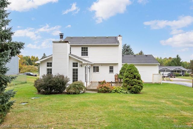 60422 Lamplighter Drive, New Hudson, MI 48165