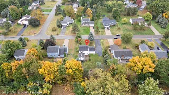60422 Lamplighter Drive, New Hudson, MI 48165
