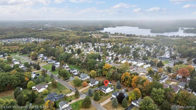 60422 Lamplighter Drive, New Hudson, MI 48165