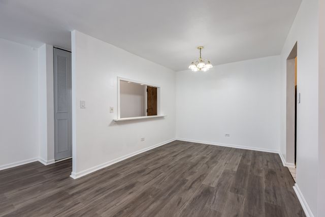 5510 LINCOLN Avenue 101, Morton Grove, IL 60053