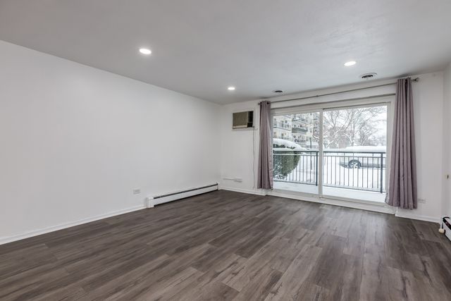 5510 LINCOLN Avenue 101, Morton Grove, IL 60053