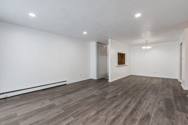 5510 LINCOLN Avenue 101, Morton Grove, IL 60053