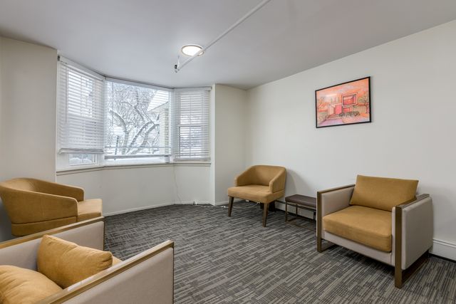 5510 LINCOLN Avenue 101, Morton Grove, IL 60053