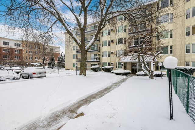 5510 LINCOLN Avenue 101, Morton Grove, IL 60053