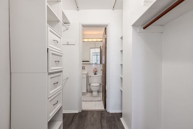 5510 LINCOLN Avenue 101, Morton Grove, IL 60053